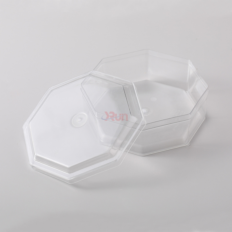 Our impact-resistant plastic jars for food are durable inserts for the octagonal box, providing sturdy clear plastic food containers for safe transit and bakery packaging.